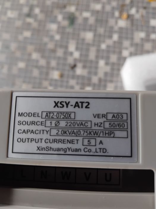 Честотен преобразувател  XSY- AT2 220 v изход 220 v