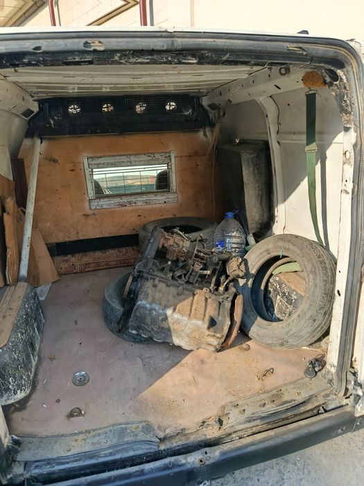 Продам машину Ford Курьер 1994