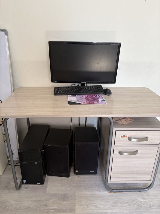 Компьютер со столом