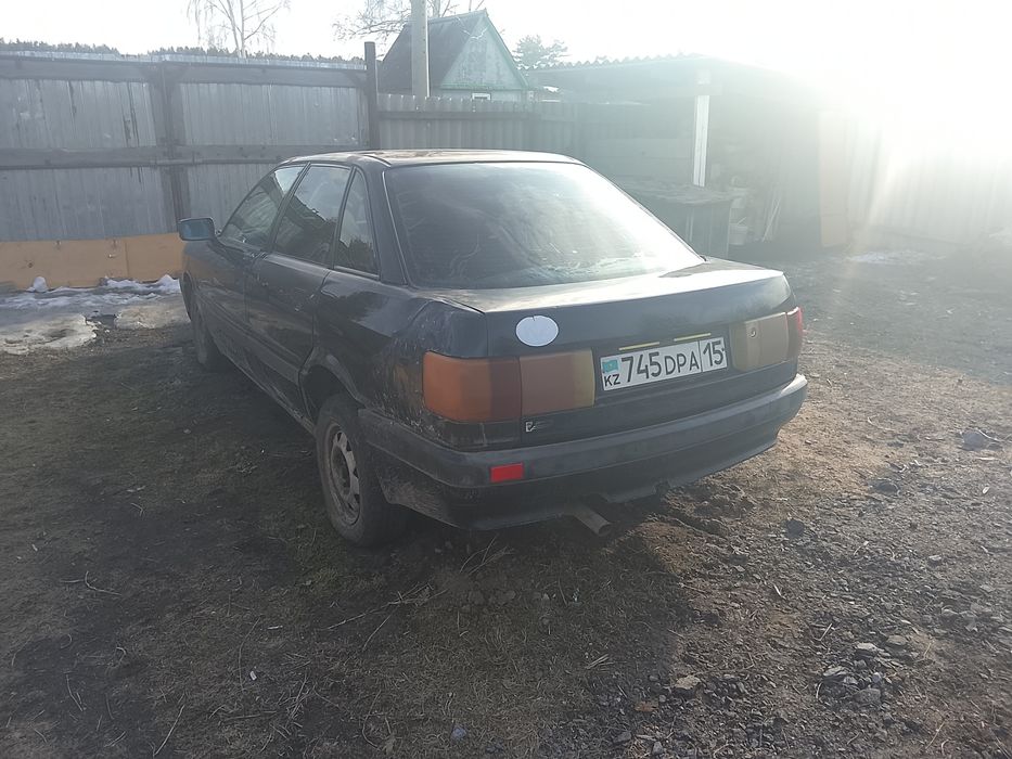 Продам Ауди 80 б3 заводится пишите сдесь или в вацап