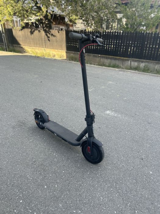Vand trotineta electrica xiaomi 4 pro in stare buna