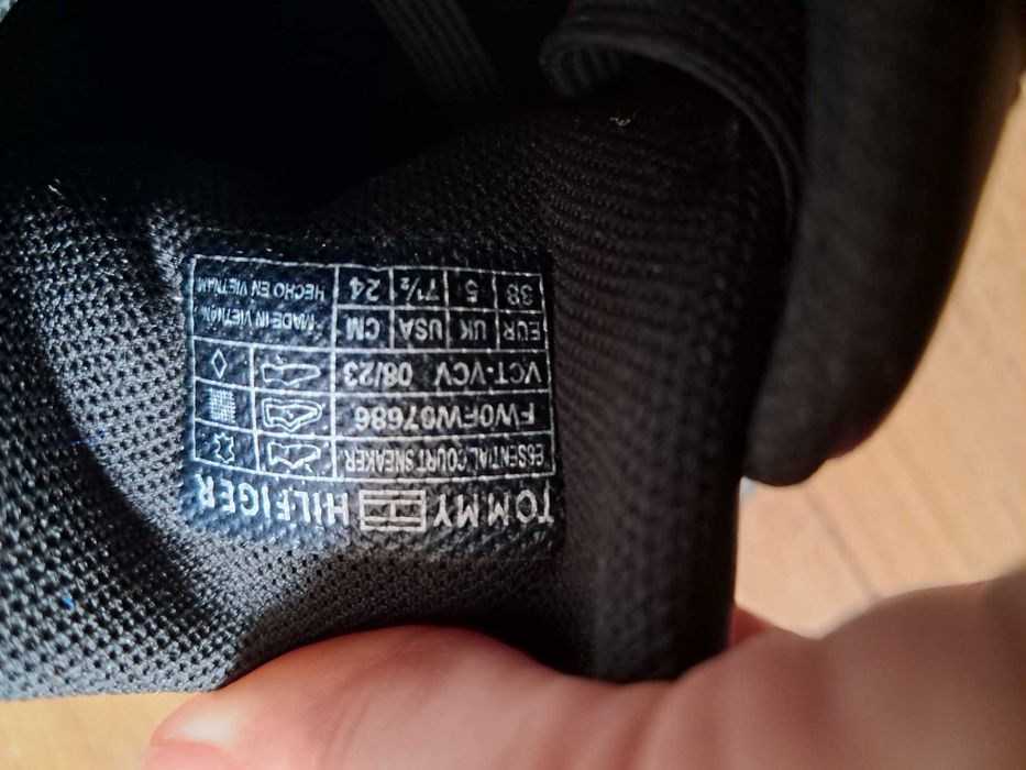 Tommy hilfiger дамски маратонки 38н