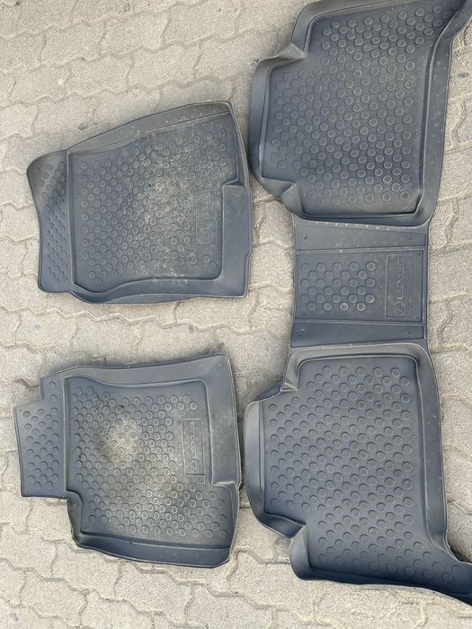 Продам полик   От GX470