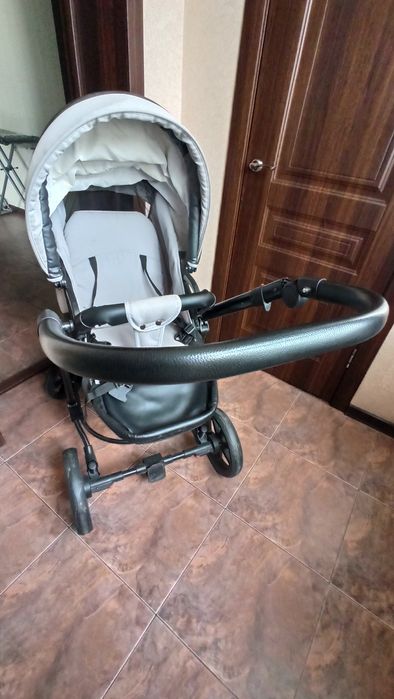 Коляска Pituso Confort 2 в 1, серая