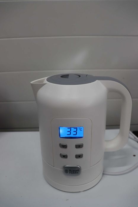 Ел. кана Russell Hobbs Precision Control 2200W, 1.7л LCD дисплей, Бяла