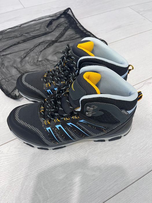 Дамски туристически обувки