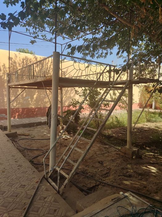 Shahar markazidan hovli sotiladi