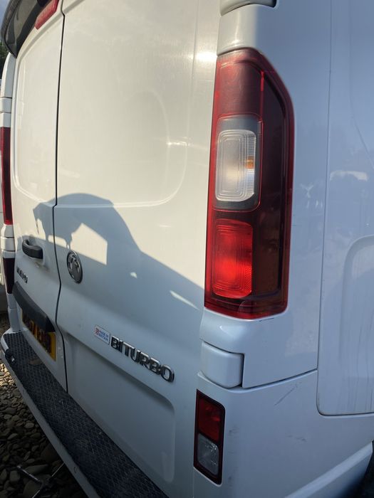 Ușă dreapta spate completă  Opel Vivaro 2016