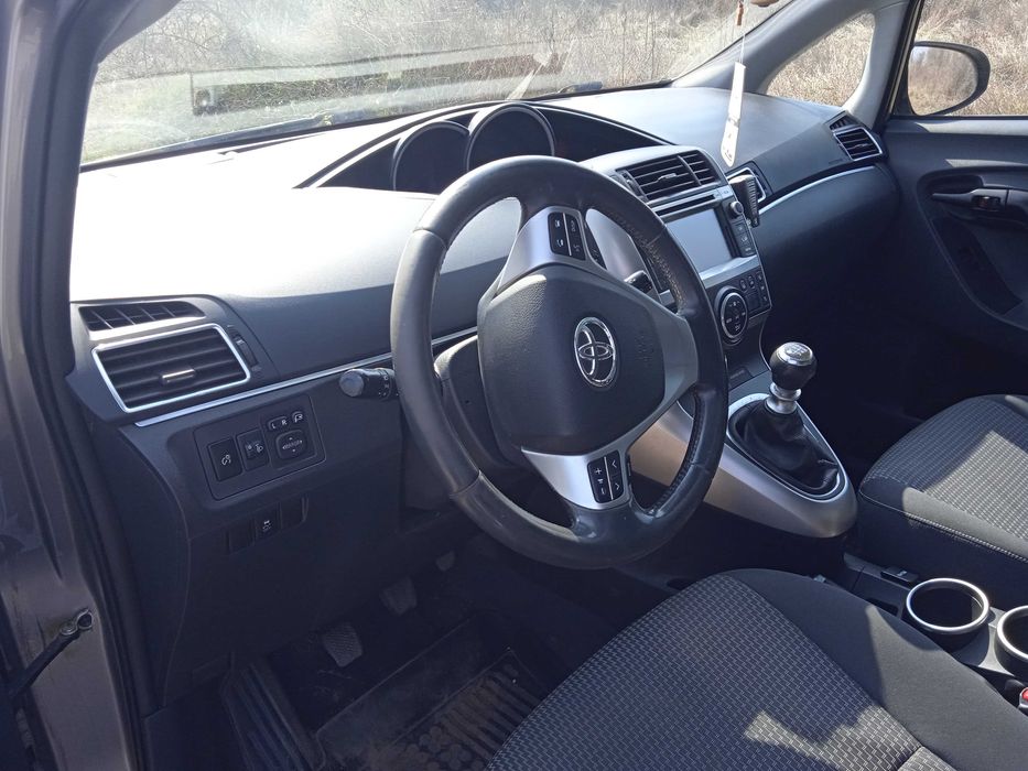 Тойота Версо 1,6