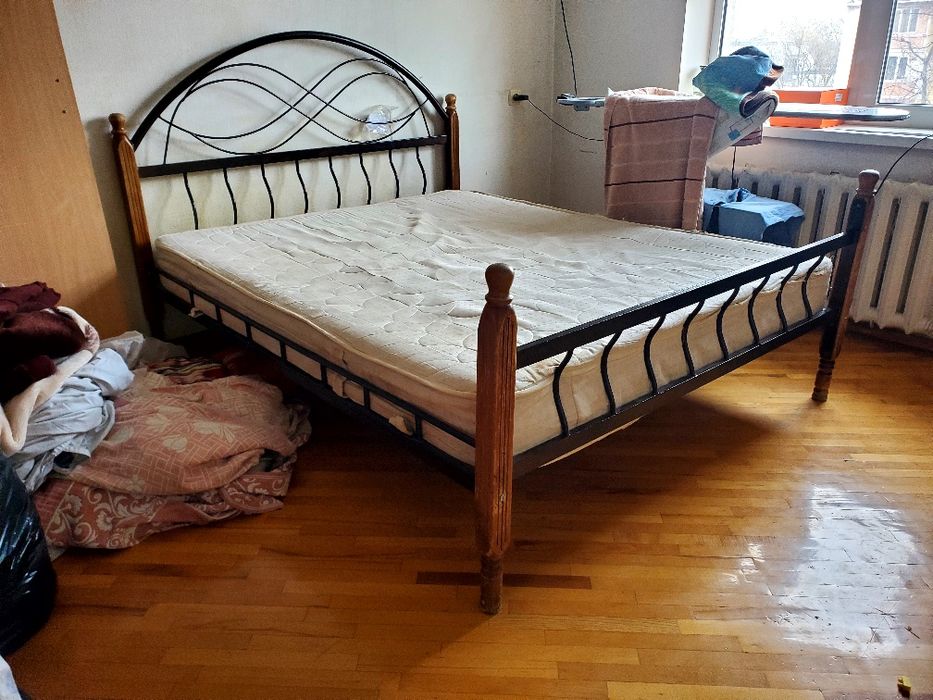 двуспальная кровать б/у