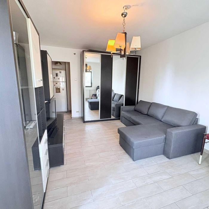 Proprietar Vand Garsoniera