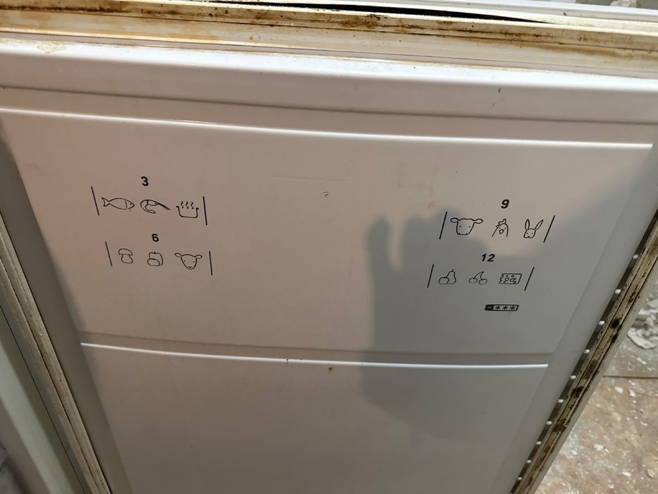 Продам морозильную камеру