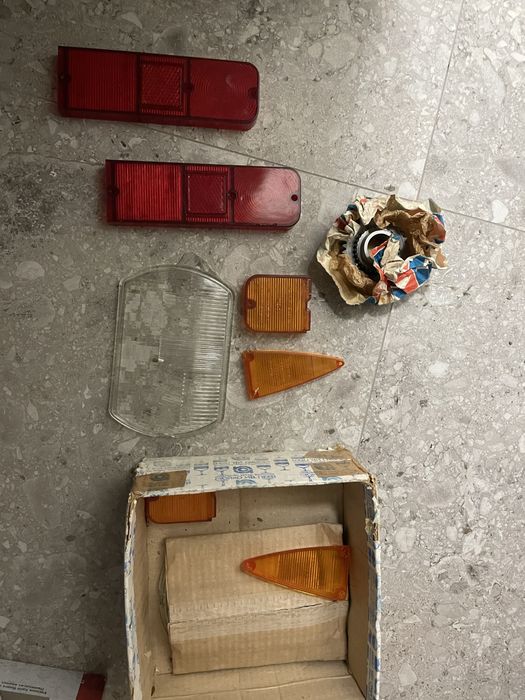 Нови капаци за стопове, мигачи и стъкла за фарове на москвич