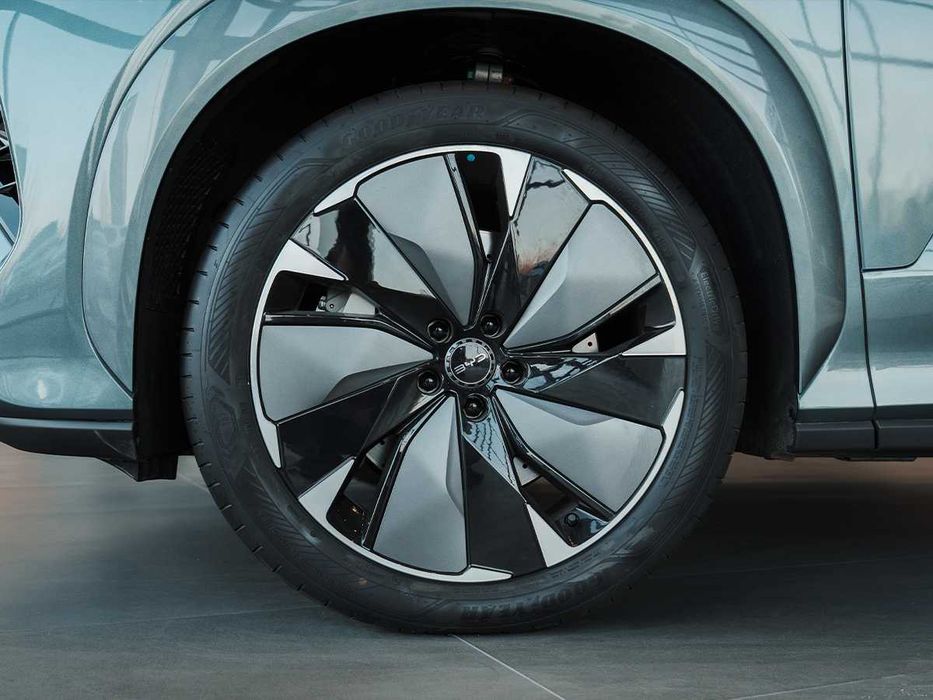 BYD Atto 8 Flagship FWD DM-i