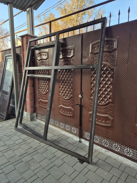 Продам окна и дверь бу