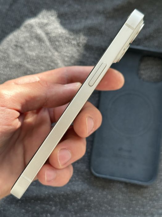 Продам IPhone 14