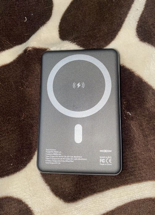 Продам повербанк 10к мАч