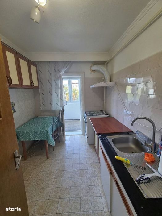 Apartament cu 2 camere de închiriat în Curtea de Argeș.