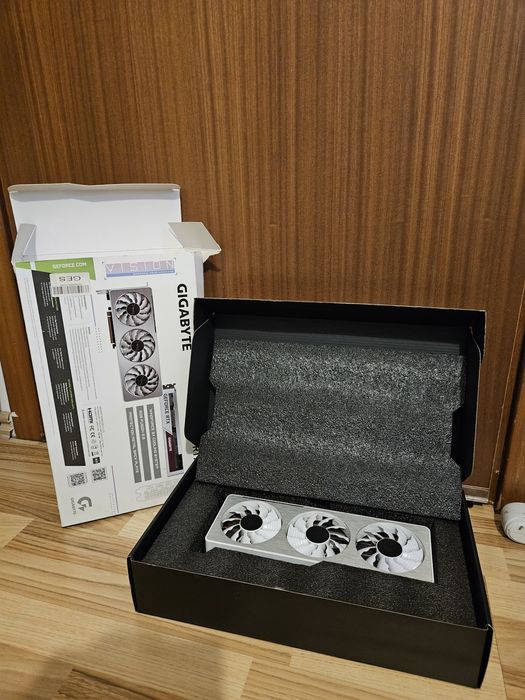 Gigabyte GeForce® RTX™ 3060 Ti VISION cu folie