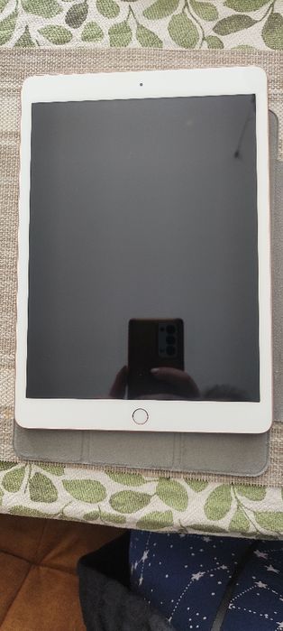 Vând iPad (generația 7) 128 GB, Apple pen+husa IBlason