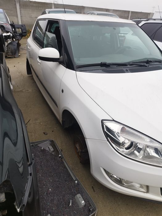 Capota faruri skoda fabia