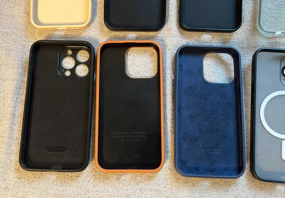 Lot de 8 huse pentru Iphone 13 Pro - stare foarte buna