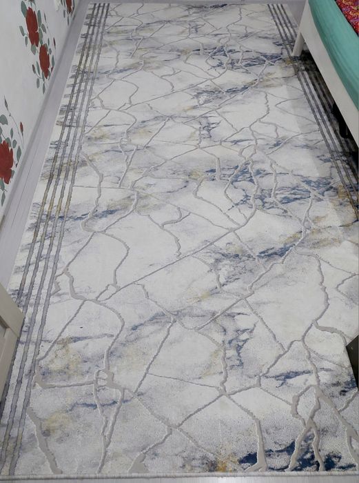 Gilamlar oz uyimdagi gilamlari tez sotaman. Kam ishlatilgan