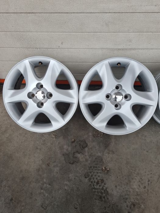Оригинални джанти за TOYOTA ТОЬОТА R15 4x100 ET45 6J