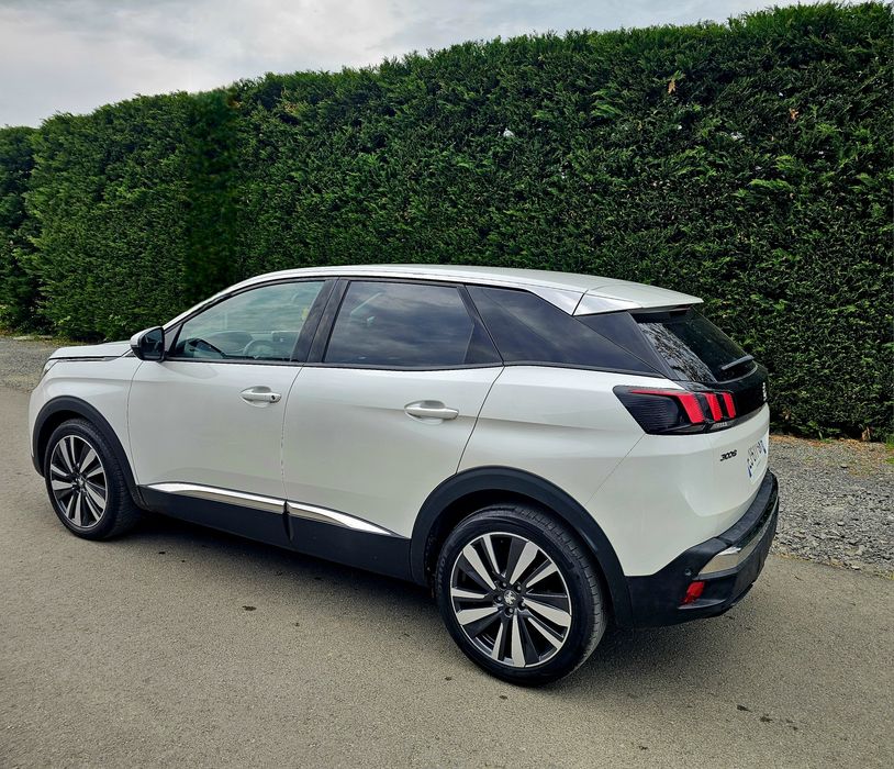 PEUGEOT 3008 1.2 13O