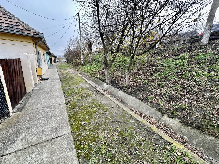 Se vinde loc se casa  in Orasul Copsa mica intre Sibiu si Medias