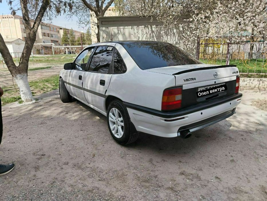 Опел вектра сотилади