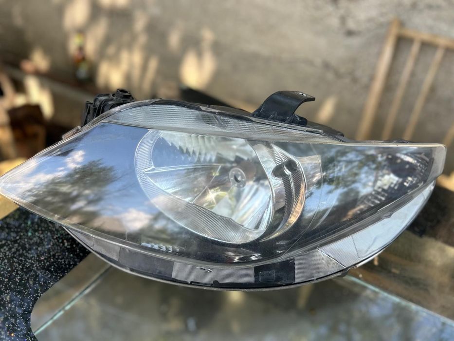 Vand far stanga Seat Ibitza 2009_2013 arata foarte bine si nu are prin