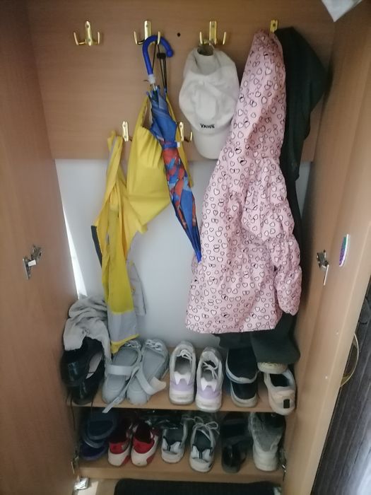 Продам гладильную доску, стол ,шкаф