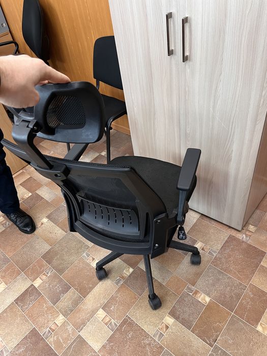 Продам офисное компьютерное кресло!