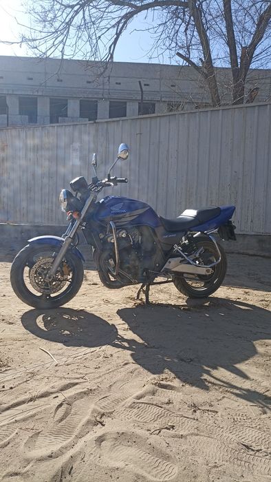 Хонда СВ  продам