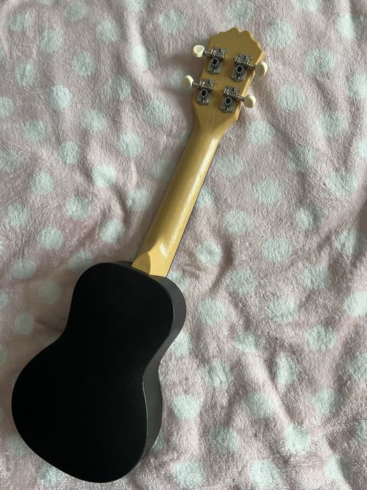 Продам укулеле сопрано