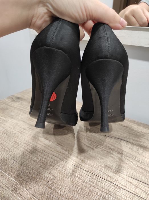 Официални черни дамски обувки ZARA с нисък тънък ток