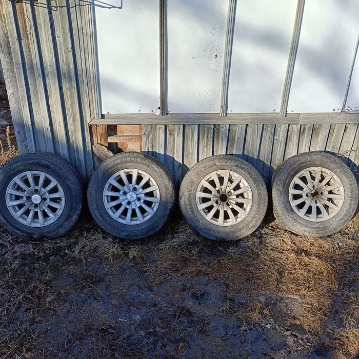 Новые шины с дисками