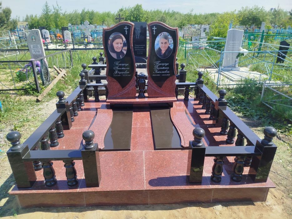 Изготовление памятников фирма "Монумент"