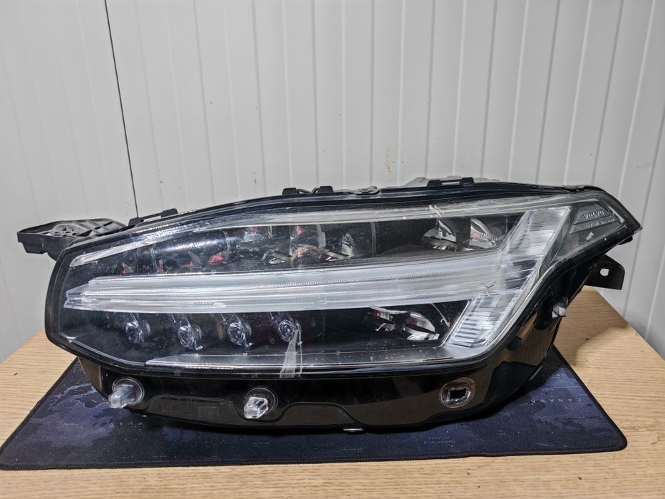 Far stângă Volvo xc 90 Full led