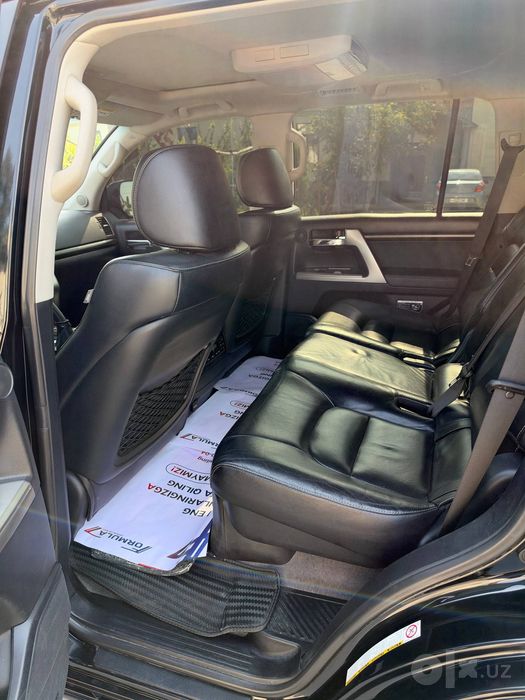 Toyota Land Cruiser 200