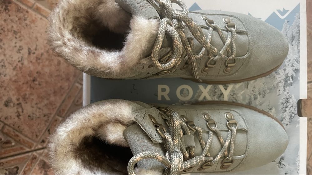 Боти Roxy Bradie