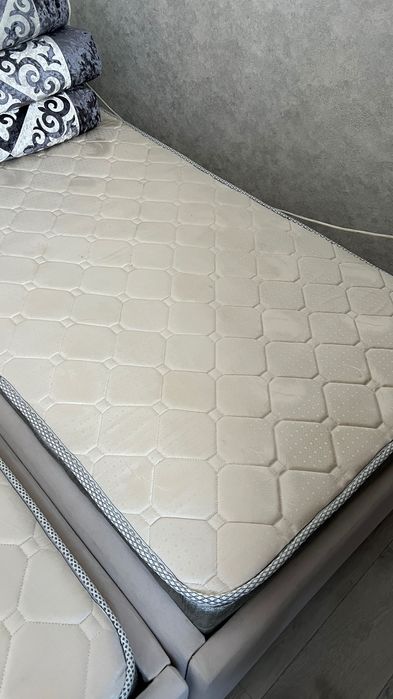 Продам кровати светлые
