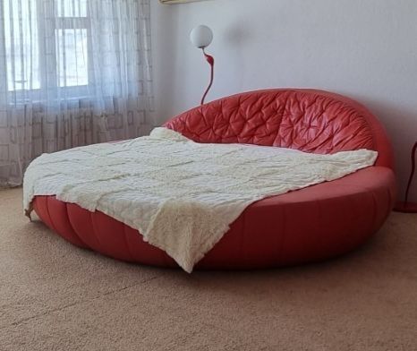 Круглая кровать с матрасом