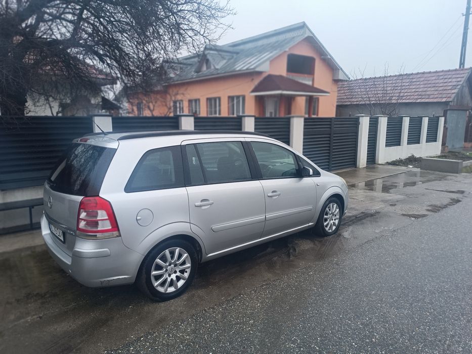 Opel Zafira b 2005