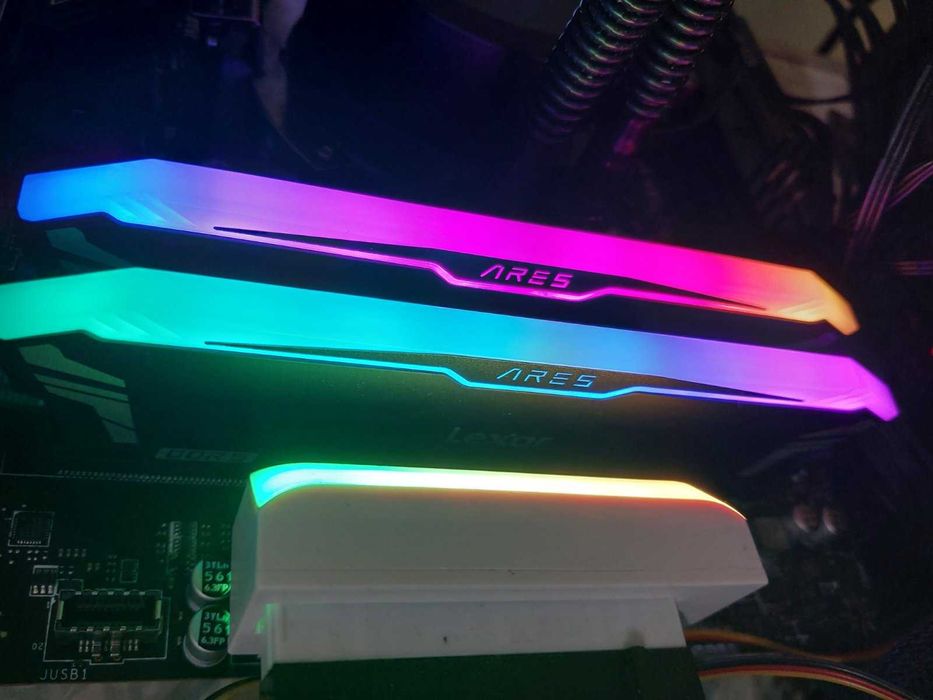 32GB 6400MT/s  DDR5 CL32 - Lexar ARES RGB (EXPO, XMP) - Нови!