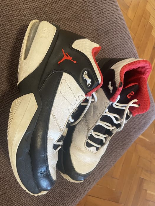 маратонки Nike 23