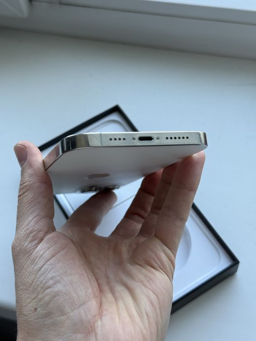 iPhone 12 Pro Max 256 gb в белом цвете