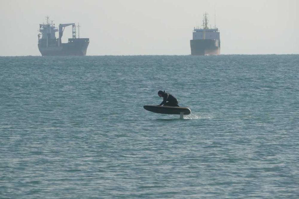 уроци по каране на e-foil / водолет / летящ ел.сърф