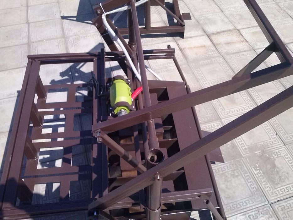 Станок для производства сплитерных блоков